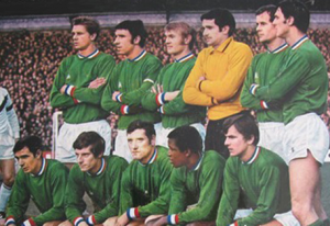 Les Verts 1968-1969 avec Jacquet,Carnus, Revelli, Keita et Bereta sont les seuls à tenir le rythme des Parisiens