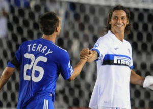 Malgré une main douloureuse, Ibra garde le sourire face à Terry