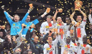 La joie des Parisiens sera de courte durée : la folie médiatique va bientôt envahir le camp du PSG...