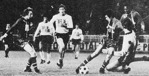 Dahleb face à Nantes en 1975 lors de la première victoire du PSG