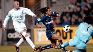 Ronaldinho et Ibrahimovic ont fait mieux que Maxwell : trois buts inscrits pPface à l'OM en une seule saison