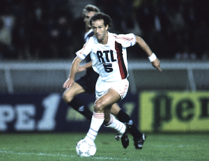 l'élégant Gaby Calderon, gâchette la plus rapide du PSG