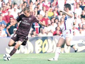 le premier match officiel : contre Lyon, le 30 juillet 2006 au Trophée des champions