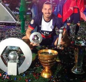 l'armoire à trophée d'Ibra au PSG 