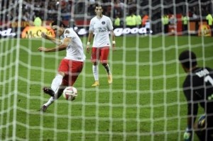 le 30eme but officiel de Cavani avec le PSG, face à Lens au Stade de France