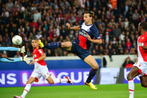 le but d'Ibra la saison dernière face à Monaco