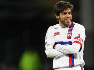 Juninho, co-leader du classement avec le Bordelais Ciani