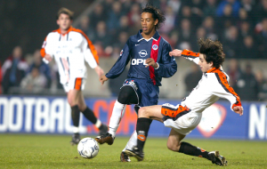 Ronaldinho contre Lorient