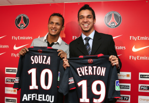 Souza et Everton avec le sourire, mais ça ne va pas durer...