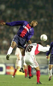 Distin face aux Milanais en 2001