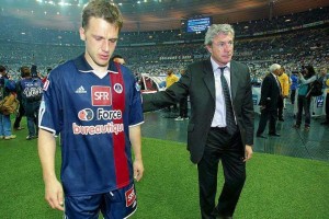 le seul match sans aucun succès par Paris (ici Pedron et Fernandez) en 2003 contre Auxerre