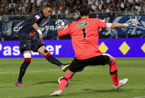 Hoarau, buteur lors de la dernière demi-finale du PSG en Coupe de France il y a 4 ans. Une éternité pour les Parisiens...