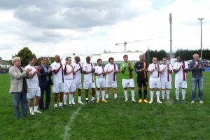 une belle minute d'applaudissements en hommage au regretté Jean-Luc Sassus