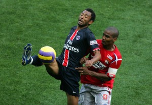 duel serré entre Cissé et Malouda