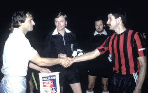 le capitaine Bathenay lors du premier match du PSG en 1982 face à Sofia