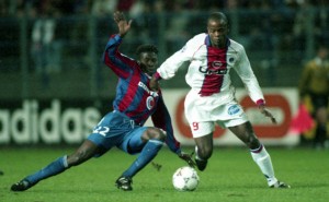 Dely Valdes part en dribble