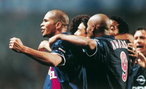 La joie de José Aloisio lors de PSG-Sochaux (11/08/2001)
