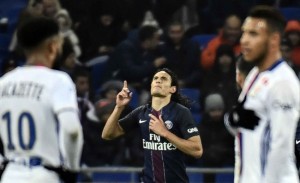 Cavani, roi des buteurs du PSG face à Lyon