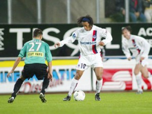 le dernier match joué à 18h30 en L1 à l'extérieur pour le PSG : à Sedan... en 2002 !