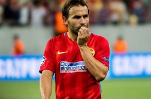 A 38 ans, Teixeira porte les couleurs du Steaua Bucarest....