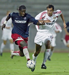 Mendy face à Leverkusen en 2003