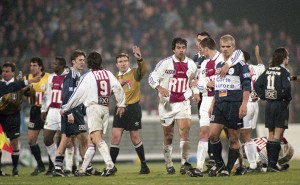 Ambiance tendue entre le PSG et Pau en 1998....