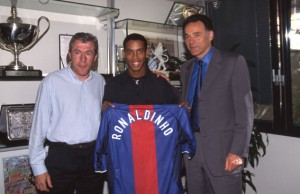 10 avril 2001 : Ronaldinho débarque à Paris !