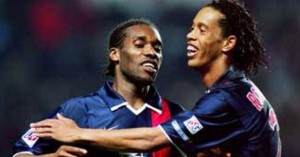 Ronaldinho-Okocha, les artistes associés...