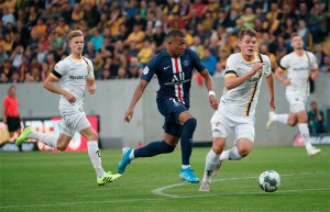 Mbappé face à Dresde en 2019